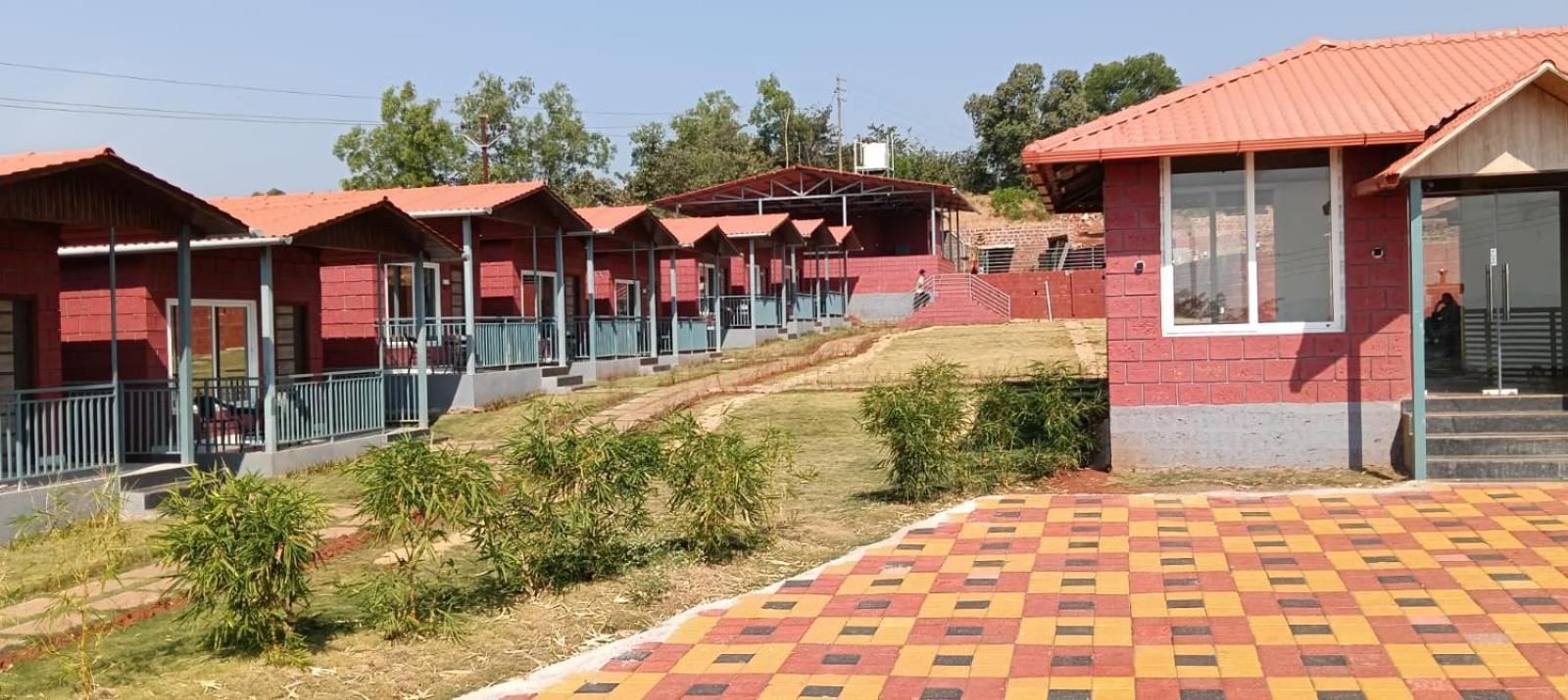 Mount Bliss Resort Mhasla Exterior photo
